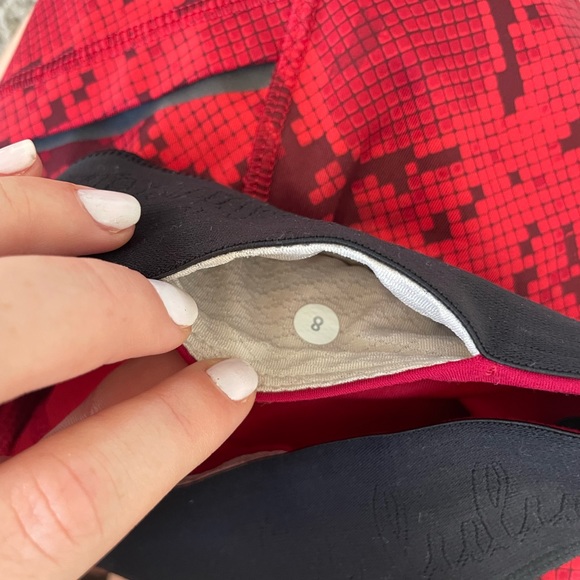 Lulu lemon spandex biker shorts size 8. Never been worn - Picture 3 of 3